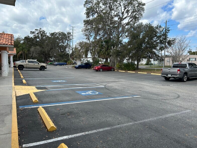 More Photos Of 37914 Daughtery Rd, Zephyrhills Medical For Sale