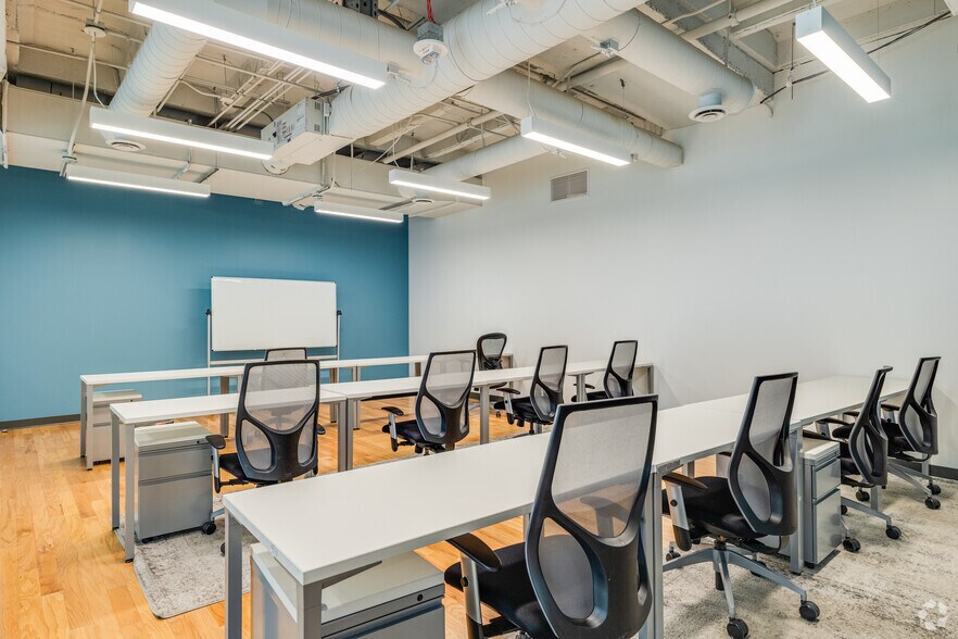 More Photos Of 2 N Central Ave, Phoenix Coworking Space