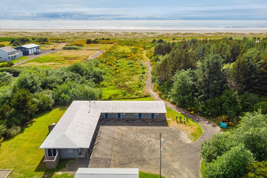 More Photos Of 2013 State Route 105, Grayland Hotel For Sale