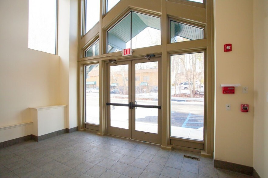 More Photos Of 40 Deer Park Rd, Katonah Medical For Lease