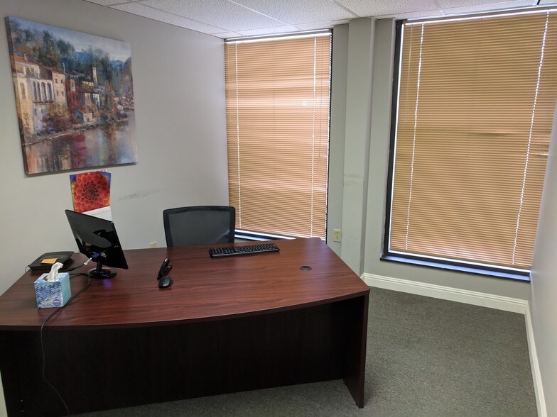More Photos Of 2692 Richmond Rd, Lexington Office For Lease
