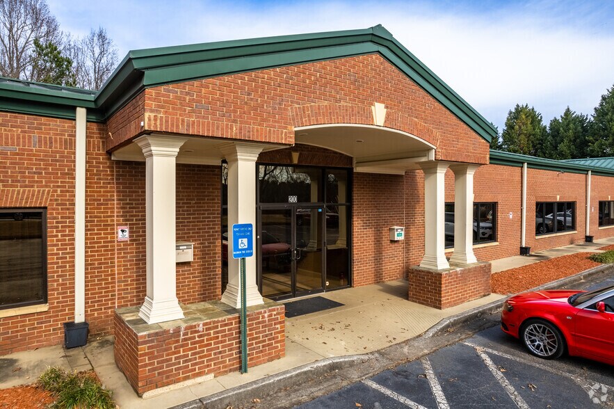 More Photos Of 1585 Old Norcross Rd, Lawrenceville Office For Sale