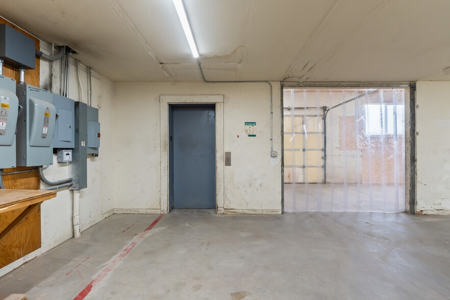 More Photos Of 703 N 7th St, Chewelah Manufacturing For Lease