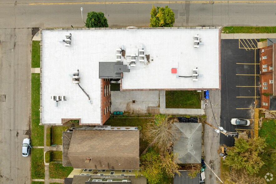 More Photos Of 704 8th St, Niagara Falls Apartments For Sale