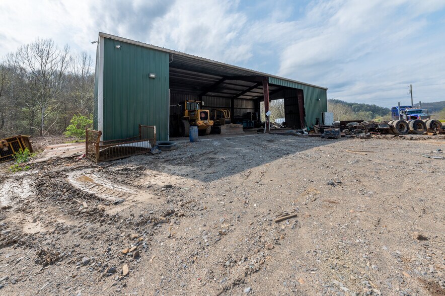 More Photos Of 708 Hawk hwy, Lost Creek Warehouse For Sale