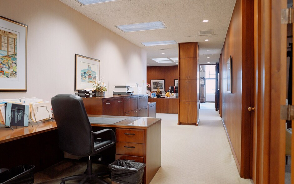 More Photos Of , Kansas City Office For Sale