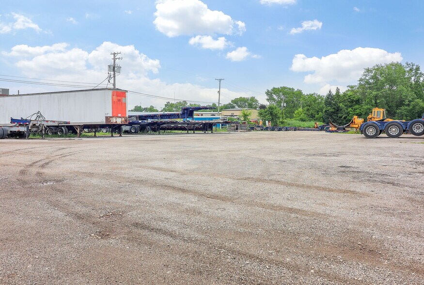 More Photos Of 17735 Chappel Ave, Lansing Industrial For Sale