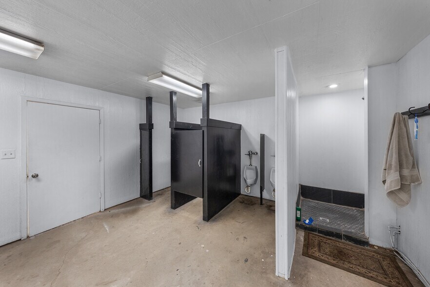 More Photos Of 14733 E State Hwy 11, Como Warehouse For Sale