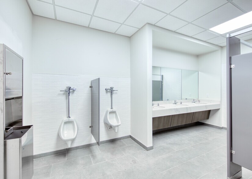 More Photos Of 1 Electronics Dr, Hamilton Light Manufacturing For Lease