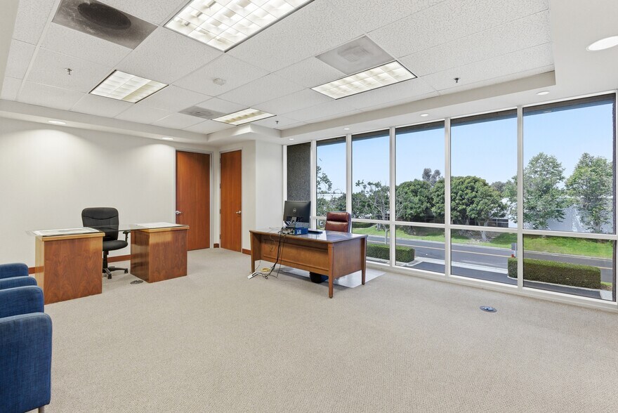 More Photos Of 11700 Monarch St, Garden Grove Warehouse For Sale
