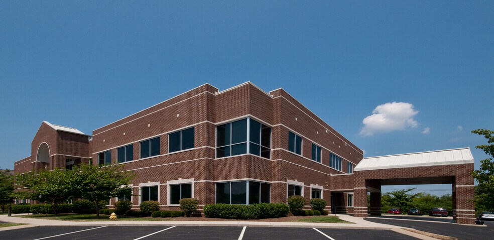 More Photos Of 107 Glen Oak Blvd, Hendersonville Medical For Lease