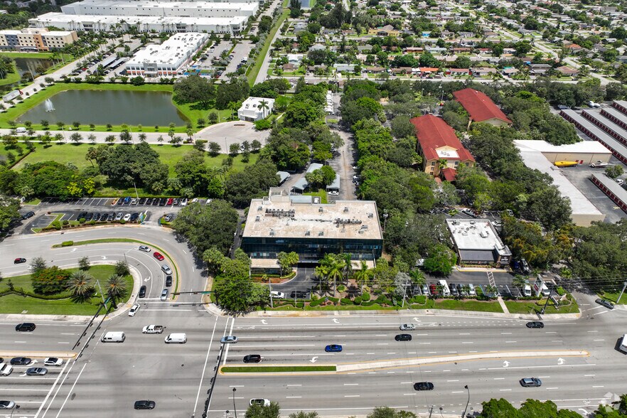 More Photos Of 10 Fairway Dr, Deerfield Beach Office For Lease