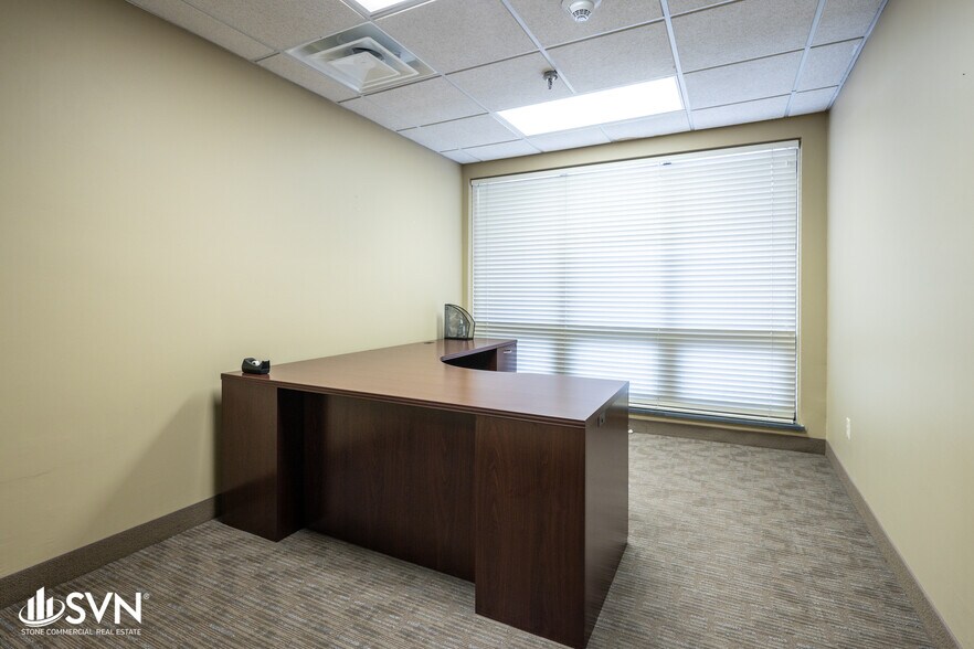 More Photos Of 201 W Main St, Frankfort Office For Lease