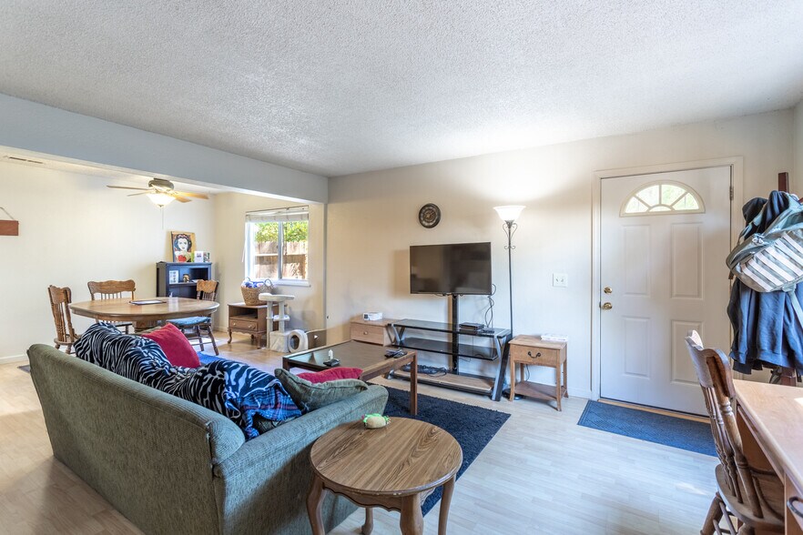 More Photos Of 2616 W Hillside Dr, Anderson Apartments For Sale
