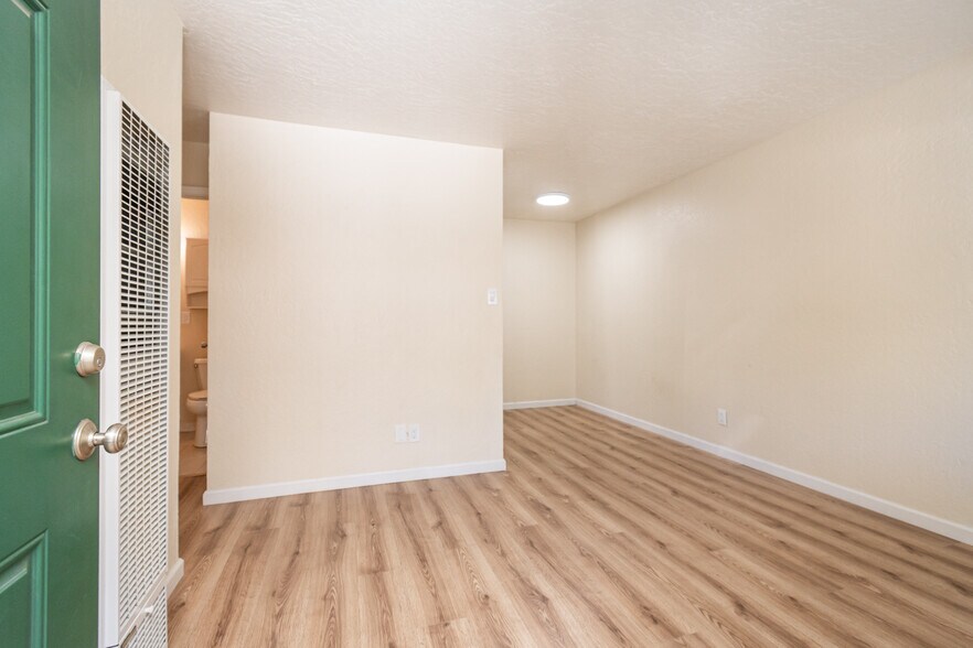 More Photos Of 3640-3646 Pioneer Trail, South Lake Tahoe Apartments For Sale