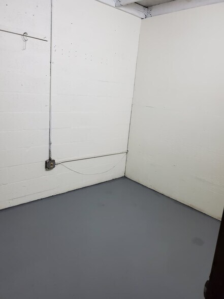 More Photos Of 2640-2666 W 79th St, Hialeah Warehouse For Lease