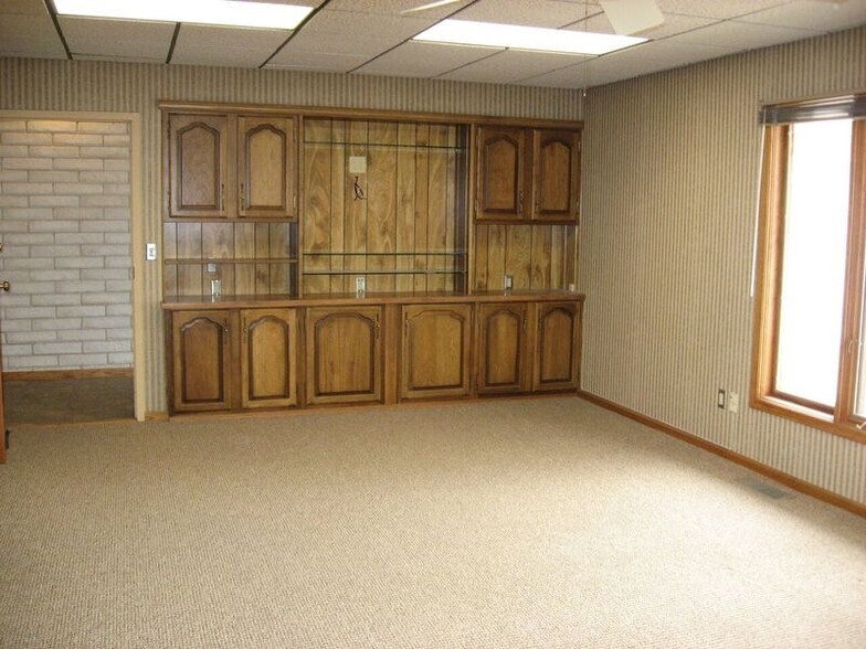 More Photos Of 8150 E Douglas Ave, Wichita Office For Lease
