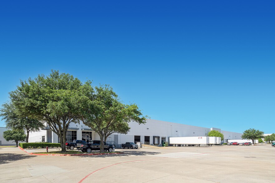 More Photos Of 3650 W Miller Rd, Garland Unknown For Lease