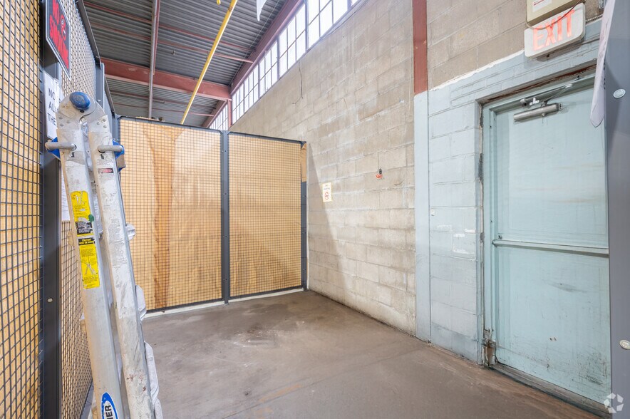 More Photos Of 25 Tangiers Rd, Toronto Service For Lease