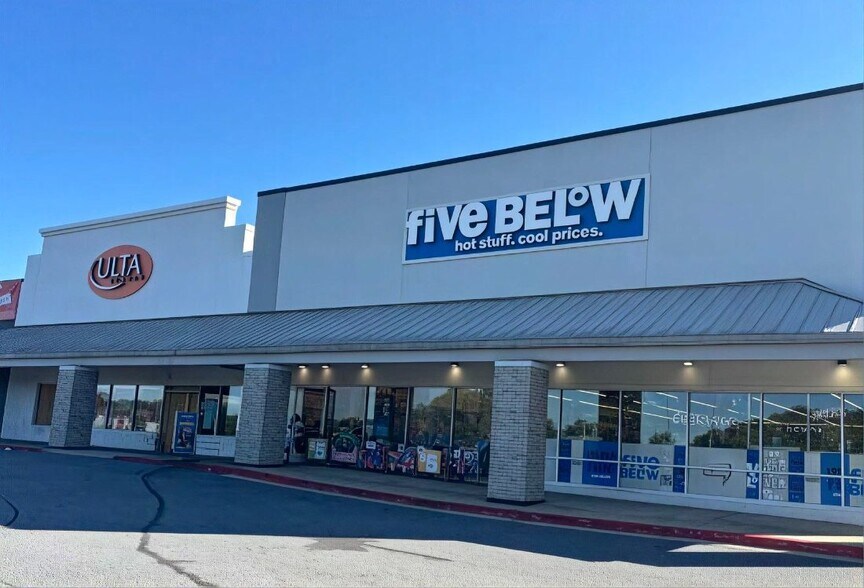 More Photos Of 1355 East-West Connector, Austell Freestanding For Lease