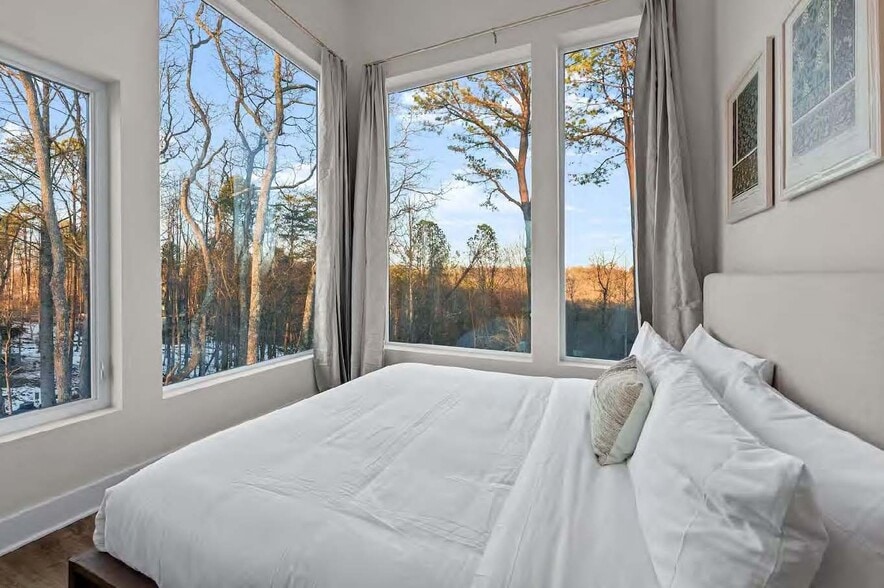 More Photos Of 25085-25349 Buena Vista Rd, Rockbridge Hotel For Sale