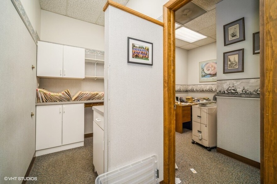 More Photos Of 666 Dundee Rd, Northbrook Medical For Lease