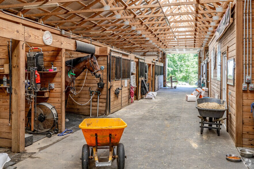 More Photos Of 11 Charlottesburg Rd, Boonton Horse Stables For Sale