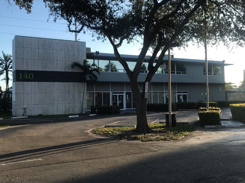 More Photos Of 140 S Federal Hwy, Dania Medical For Lease