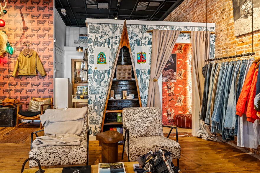 More Photos Of 907 Lincoln Ave, Steamboat Springs Freestanding For Sale
