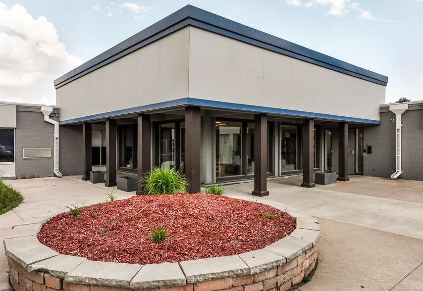 Primary Photo Of 125 Byrd Ave, Neenah Apartments For Sale