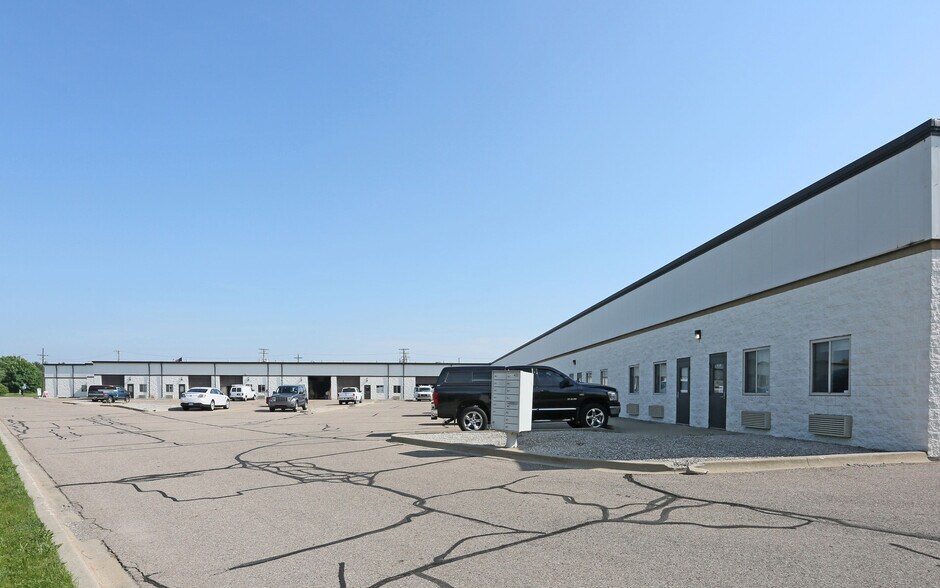 Primary Photo Of 42376-42498 Mound Rd, Sterling Heights Warehouse For Lease