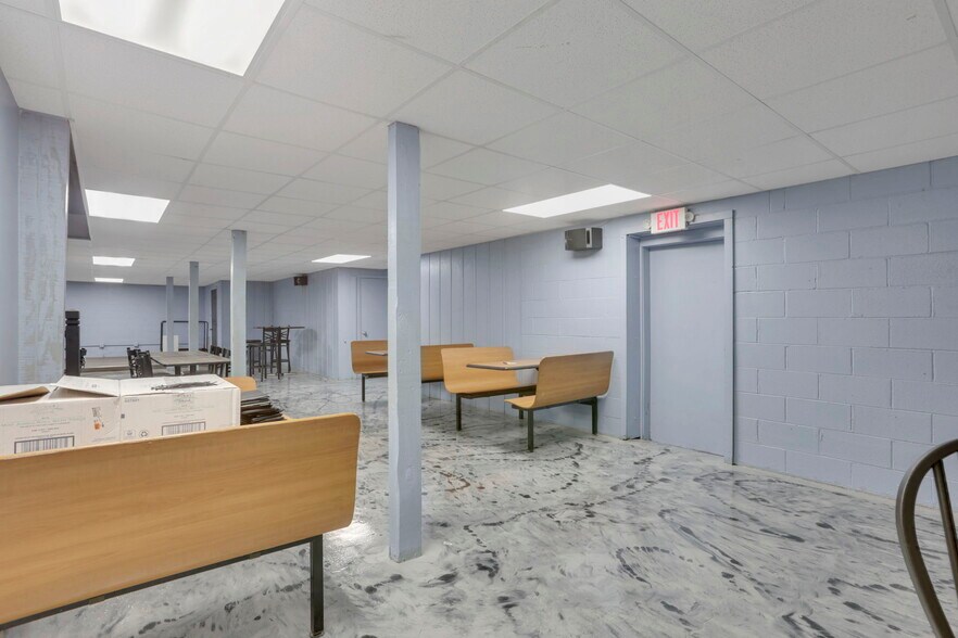 More Photos Of 609 Mill St, New Lexington Restaurant For Sale