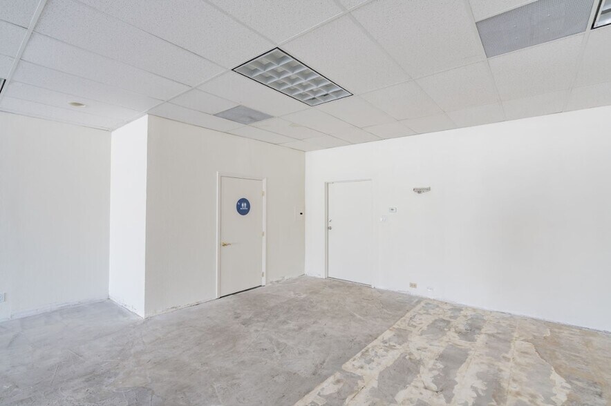 More Photos Of 2410 E Thousand Oaks Blvd, Thousand Oaks Freestanding For Sale