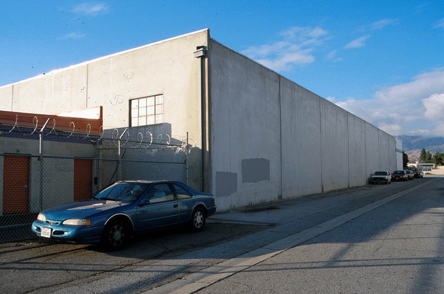 2080020828 Lassen St, Chatsworth, CA 91311 Industrial For Lease