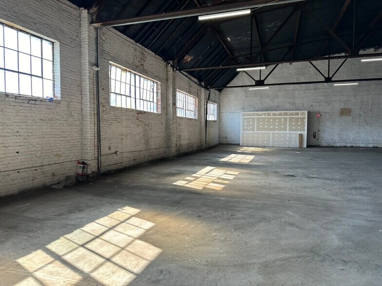 More Photos Of 4017-4027 Cambridge St, Philadelphia Warehouse For Lease