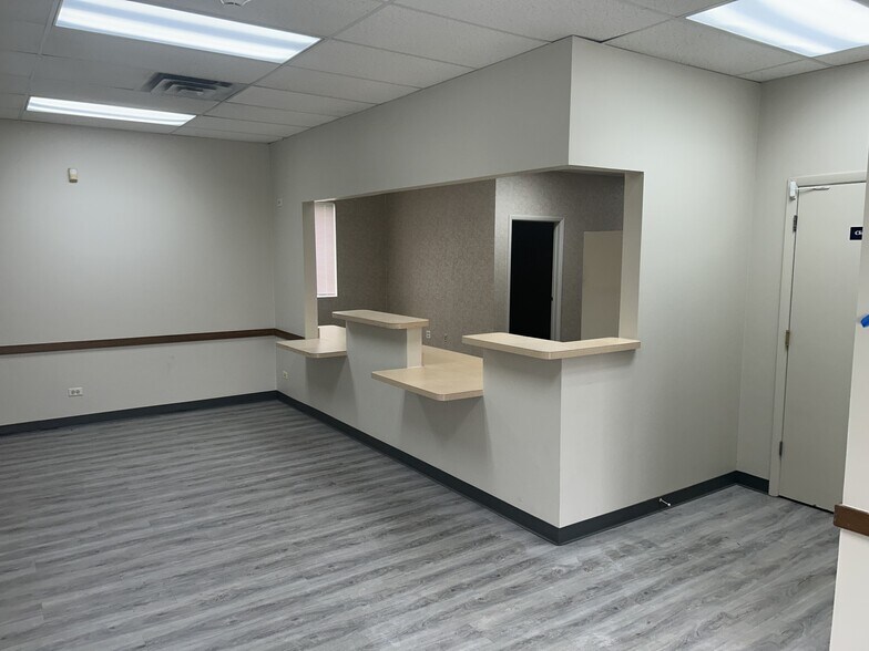 More Photos Of 1240 Il Route 83, Bensenville Medical For Sale