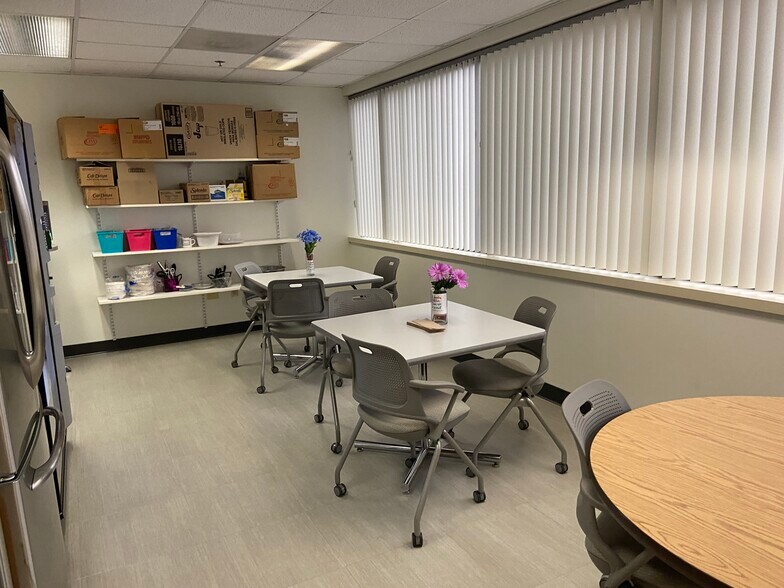 More Photos Of 620 S Glenstone Ave, Springfield Office For Sale
