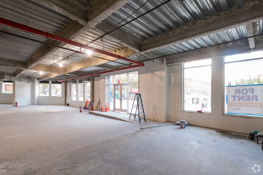 More Photos Of 38 Victory Blvd, Staten Island Office For Lease