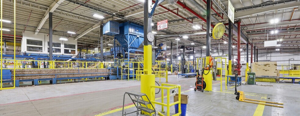 More Photos Of 541 Rue Melchers, Berthierville Industrial For Lease