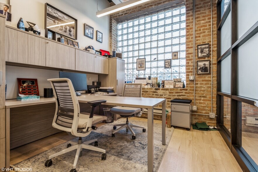 More Photos Of 1732-1734 W Hubbard St, Chicago Loft Creative Space For Lease