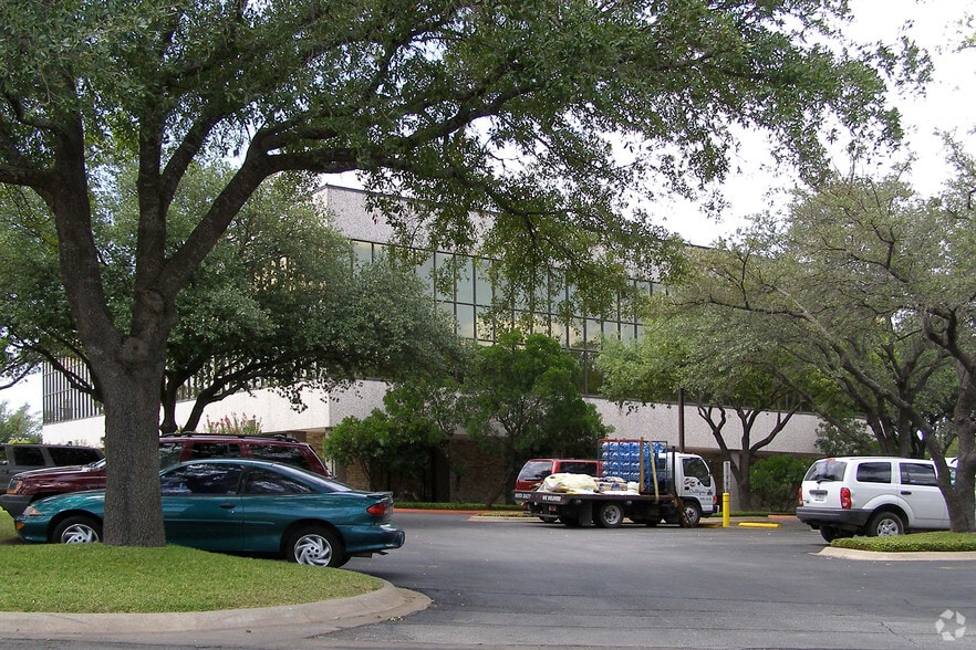 More Photos Of 301 Junction Hwy, Kerrville Medical For Lease