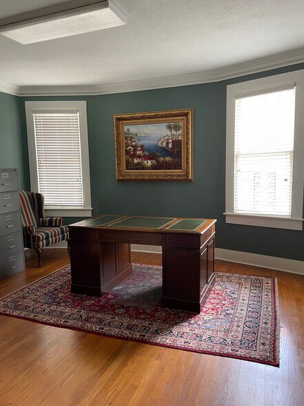 More Photos Of 2019 Government St, Baton Rouge Office For Sale