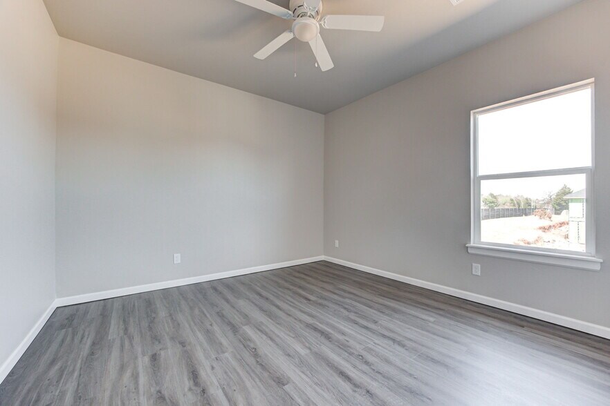 More Photos Of 12001 Rivers Trl, Oklahoma City Specialty For Sale