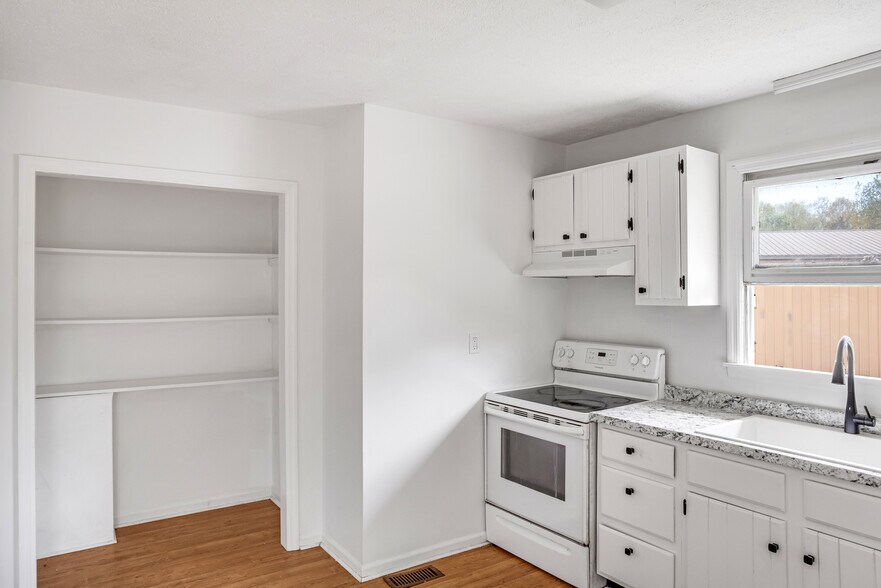 More Photos Of 151 Covington Ln, Dickson Apartments For Sale