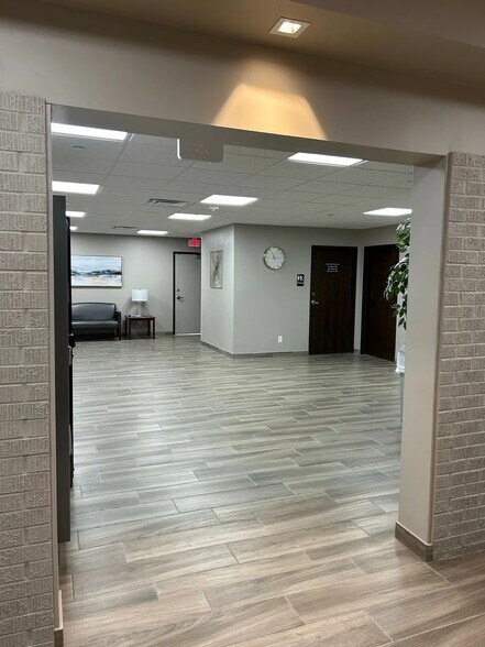More Photos Of 900 N Porter Ave, Norman Medical For Lease