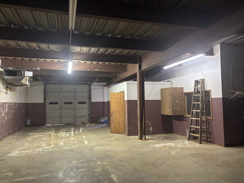 More Photos Of 4211 Indiana Ave, Winston-Salem Flex For Lease