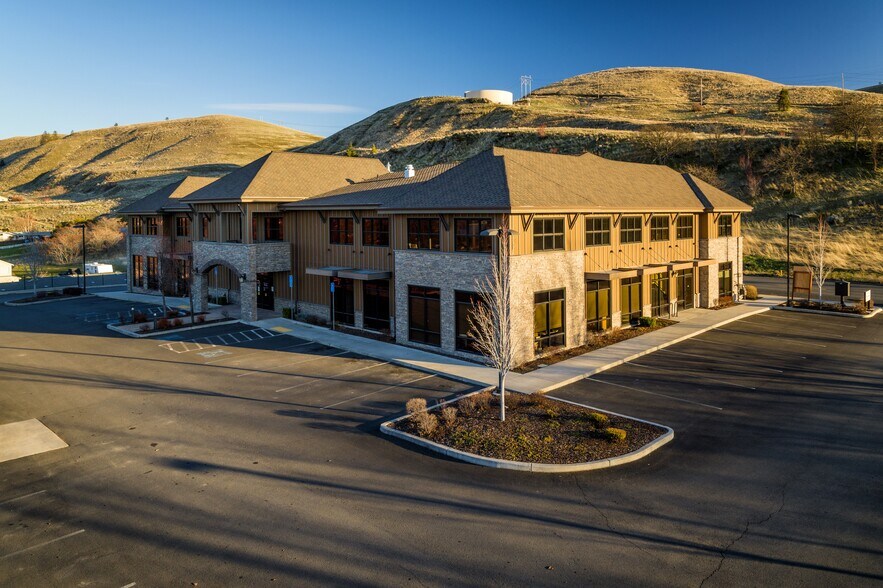 More Photos Of 1935 E 19th St, The Dalles Medical For Lease