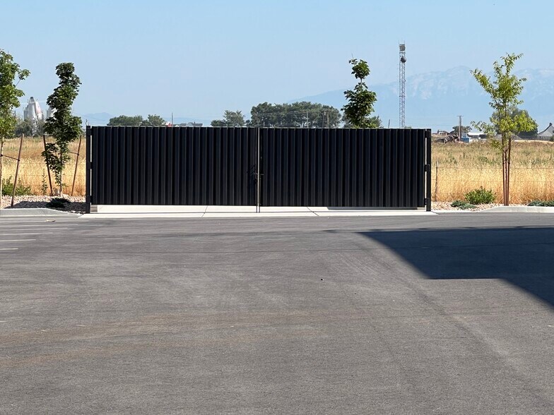 More Photos Of 1548 American Way, Payson Warehouse For Lease