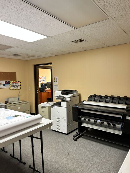 More Photos Of 1917 S Harvard Dr, Oklahoma City Office For Lease