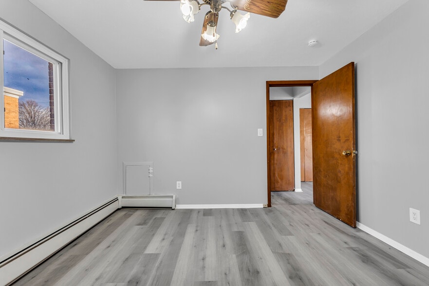 More Photos Of 18809 Bella Dr, Cleveland Apartments For Sale